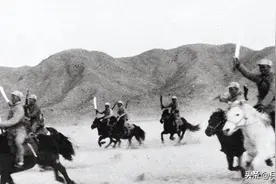 志愿军300骑兵进攻，美军从未见过如此阵势，以为苏联人来了图片
