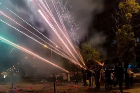网红烟花“加特林”火了！为啥炒到200还买不到？图片