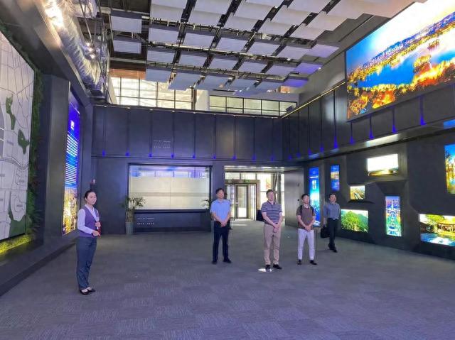 武汉东湖新技术开发区金融工作局参观调研济南中央商务区