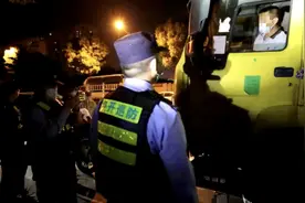黄码货车司机居家监测期擅自外出隐瞒行程？依法追责图片