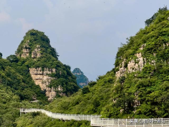 朋友携家人开车四小时去山西悬空寺却败兴而归，于是带他们来这儿
