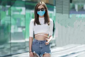 看街拍 学穿搭：9组基础款牛仔短裤搭配示范 好看又好学图片