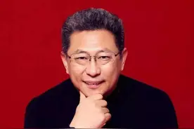 大连球迷协会会长张嘉树你几个意思图片