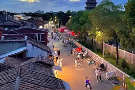 在这疲惫的世界里需要一点文案来治愈图片