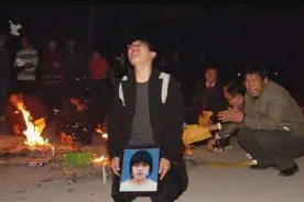 11年前，那个叫嚣“我爸是李刚”的李启铭，现在靠“刮大白”为生图片