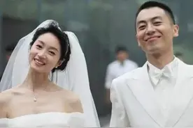 朱亚文，结婚8年妻子不会做饭，两个女儿却都成小棉袄，甜蜜幸福图片