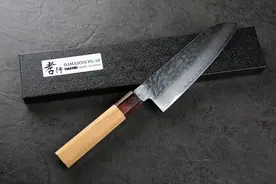 辅导作业引发悲剧！缉毒警妈妈情绪失控，砍伤7岁孩子自缢身亡。图片