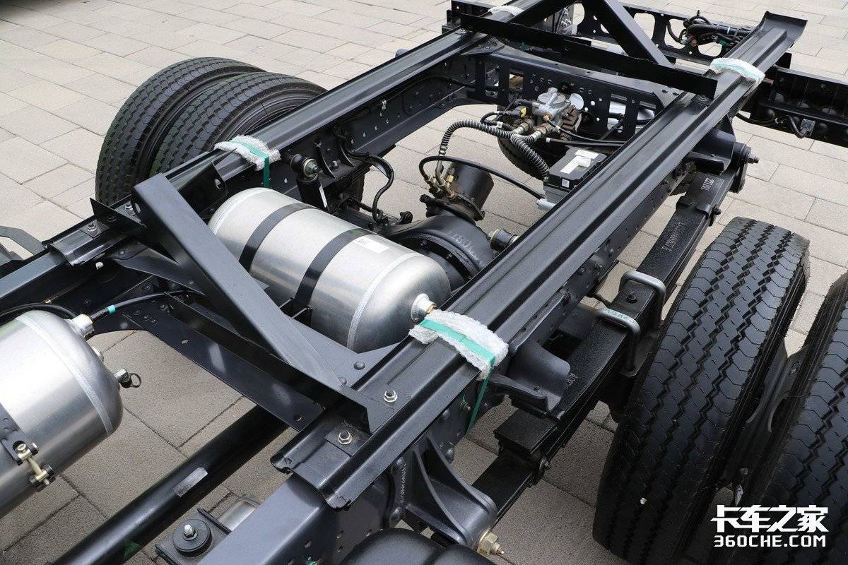 混动轻卡续航1000公里_欧马可智蓝HS混动轻卡_福田单排汽油版小货车