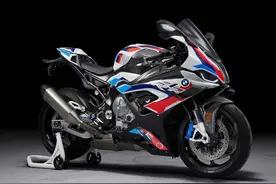 2023款 BMW S1000RR发布 小改升级定风翼加持图片