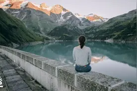 人最大的自律，是管好这“三闲”图片