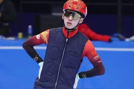 韩国记者近距离观察林孝埈：和中国队战友们谈笑风生 一起喊加油图片