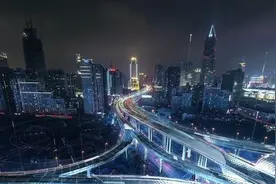 30年前，香港GDP是上海的6倍，新加坡GDP是上海的3倍，现在呢？图片