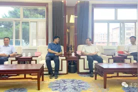 王光龙与华能甘肃能源开发有限公司党委书记、董事长秦海峰一行座谈图片