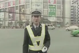 谭警官成了被告了，曾经成就了他的成都电视台，现在要毁了他图片