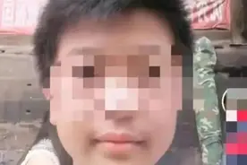 当他在课堂上举起剔骨刀砍向同学时，为何没有丝毫畏惧和犹豫？图片