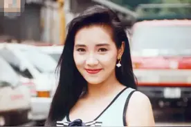 她妩媚清新，是嘉禾五朵金花之一，演反派惹人爱，今成地产界大佬图片