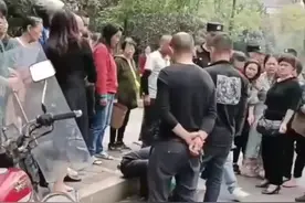 湖南衡阳奶奶带一岁多孙子到公园玩，不慎掉入水中淹死了。图片