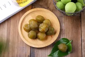 青梅的3种做法，比例和操作方法详细介绍，能止咳能当零食能做菜图片