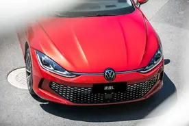 上汽大众“小辣椒”，试驾热辣美学数字轿跑凌渡L图片