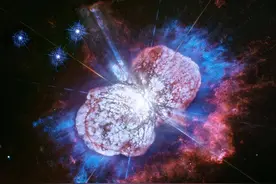 银河系最神秘的恒星！亮度是太阳的506万倍，100年前天空最亮的星图片