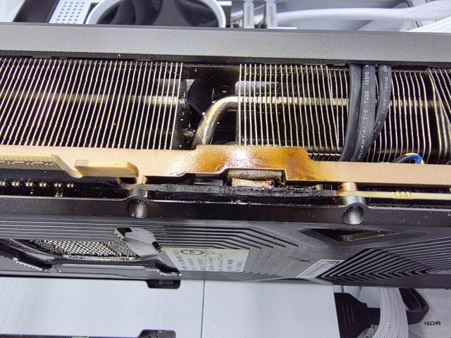 玩《战地风云6》游戏时RTX 5090显卡突发起火：PCB烧熔严重