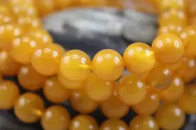 普通蜜蜡这样搭配，让你气质满满｜松岗琥珀图片