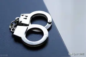 亲人被公安机关以涉嫌犯罪带走就一定要立即委托律师吗？图片