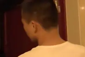 42岁大叔网上交高学历女友，女友怀孕了大叔提出分手，长辈怒了图片