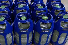 一只手就能拎起煤气罐？透明煤气罐为何如此厉害？制作材料是关键图片