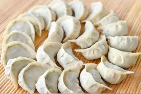 秋天遇到八爪鱼不要错过，用来包饺子真鲜，不懂吃可惜了图片