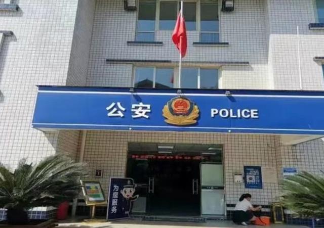 上海女大学生夜里被强奸，误以为是做春梦卖力配合对方，最后报警