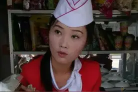中国大妈霸气一回，朝鲜百货店直接消费2000，可把店员吓住了图片
