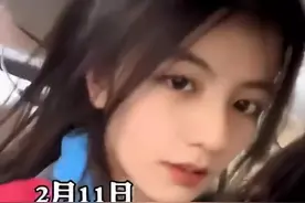 新疆一女高中生因高颜值走红：穿蓝色校服，梳高马尾，五官精致，美得惊艳图片