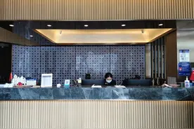 被愚弄了？网友发现携程网一边号称“无隐形收费”，一边加价近百元房费图片