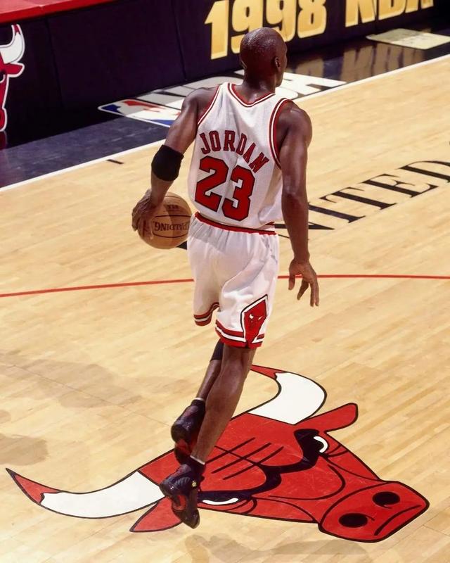 乔丹21世纪上脚的三双aj正代!实战与绅士风结合的艺术品