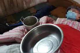 作孽！过个年，满屋泡汤！88岁92岁卧床老夫妻，四天三夜被逼离家图片