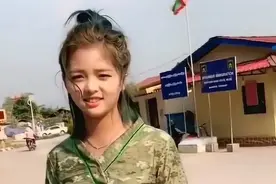 今日缅甸果敢：往日汉字国门已被更换，缅文逐渐成主流图片