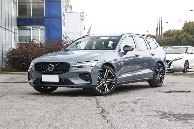 开完了沃尔沃V60，再开奥迪S4 Avant，才发现一个吹牛，一个真牛