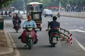 电动车又出便民举措，禁摩“松绑”、以管代罚，方便车主上牌上路图片