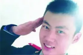出入火场的消防员朱铭骏，高位瘫痪后躺在床上，换另一种方式救人图片