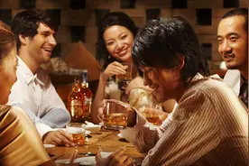 酒局开场白该怎么说？记住这3句金句，让来宾对你刮目相看！图片