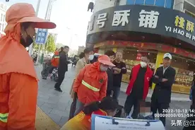 江苏淮安：爱心接力救助迷路幼童图片