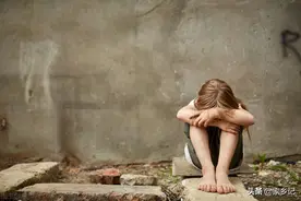 15岁那年我成了养父母的亲儿子，妹妹出嫁的那天我却哭了一个晚上图片