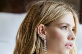 俄罗斯顶级贵妇：16岁入狱，19岁嫁给救命恩人，生4胎坐稳阔太位图片