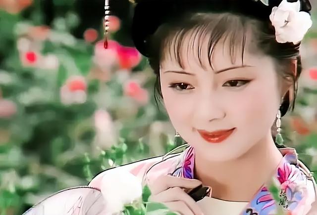 同样是演“薛宝钗”，把张莉和傅艺伟，放在一起看，差别就出来了