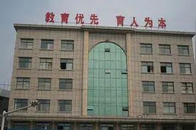 从老师被提拔到教育局工作，我真的太后悔干行政了图片