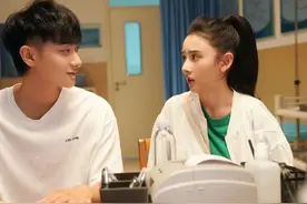 「小说」老公的白月光回来了，他所有朋友却叫我让出位置图片