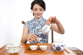 美女喝茶如何能像妙玉那样优雅有品味？图片