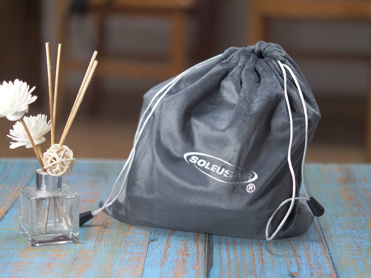 减轻衣物烫熨的工作量 你需要一台好用的电熨斗