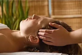 性侵事件曝光，足浴店沦为猥亵场，女顾客遭遇恐怖一幕！图片